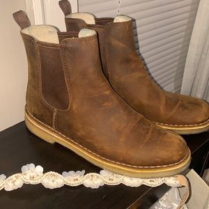 Women’s Leather Clarks Size 9